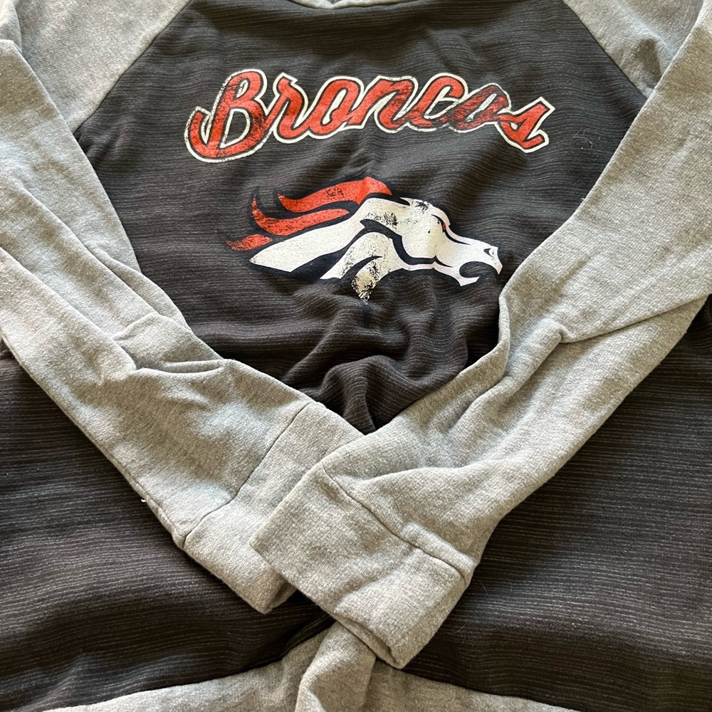 Denver Broncos pullover gray sweatshirt
